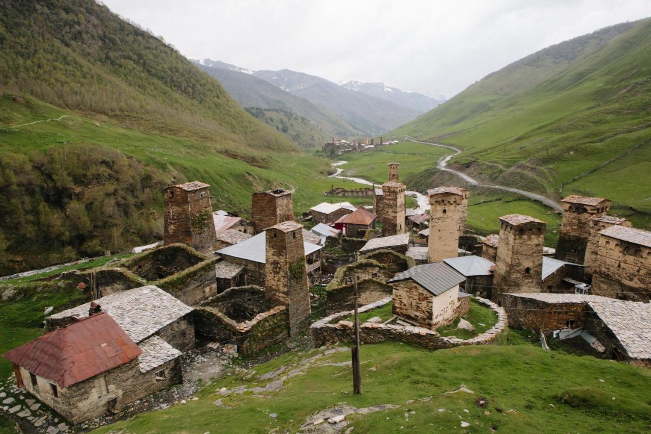 Guesthouse Miranda Ushguli Exterior photo